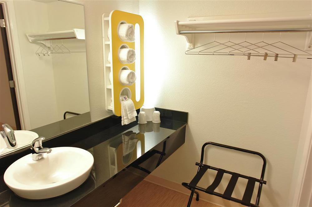 Motel 6-Tewksbury, Ma - Boston الغرفة الصورة